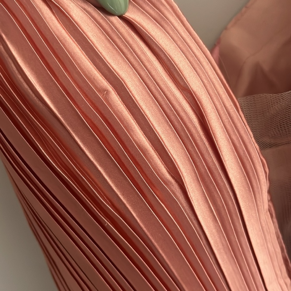 IEENA FOR MAC DUGGAL Plunge Neck Pleated Evening Rose Gold Pink Formal Gown - Picture 9 of 9